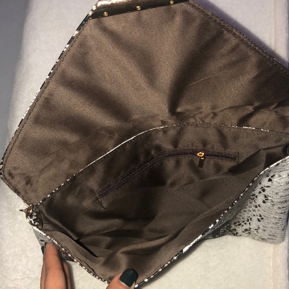 Clutch/ Crossbody - Picture 3 of 4